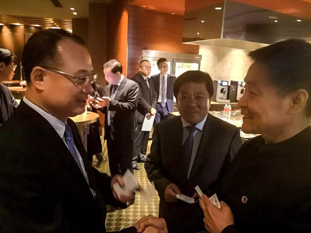 冠深集团董事长_冠星集团董事长照片