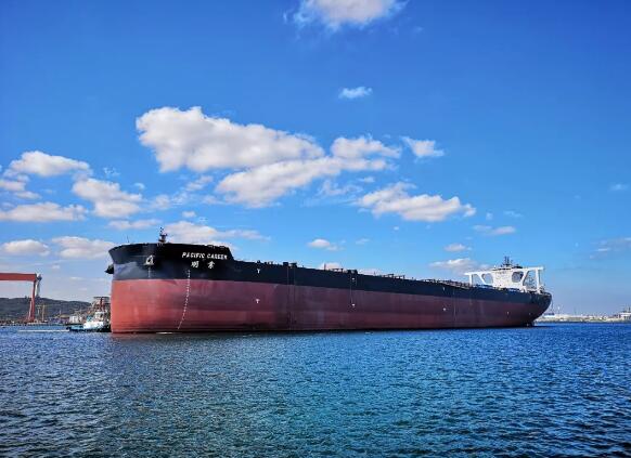 武船集团北船重工40万吨矿砂船3号船试航凯旋