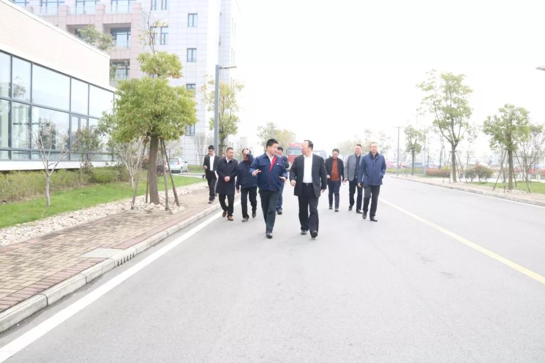 南通市委常委、市纪委书记韩方一行莅临江苏神通阀门视察调研 南通市委常委、市纪委书记韩方一行莅临江苏神通阀门视察调研