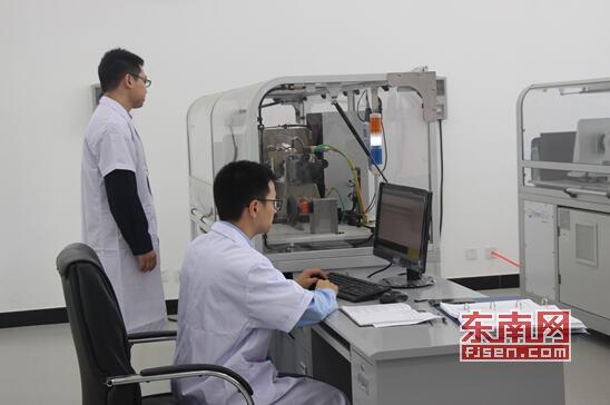 经过系列精密检测能让企业知道具体问题所在,同时也能进一步了解减速器核心零件的性能。 经过系列精密检测能让企业知道具体问题所在,同时也能进一步了解减速器核心零件的性能。