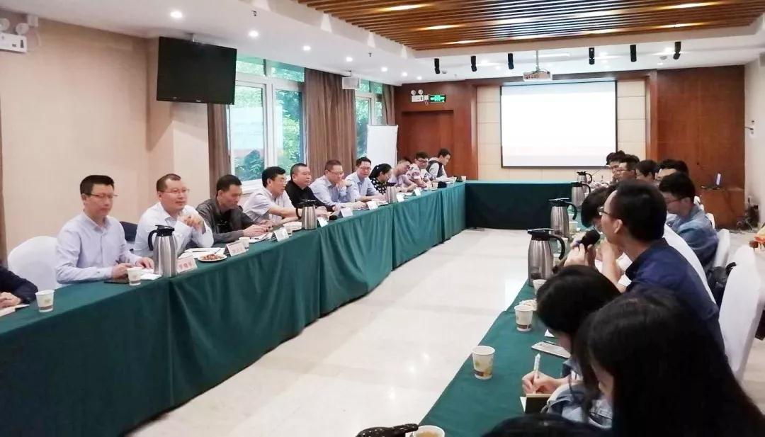 自贡硬质合金有限责任公司团委组织开展“五四”表彰大会 自贡硬质合金有限责任公司团委组织开展“五四”表彰大会