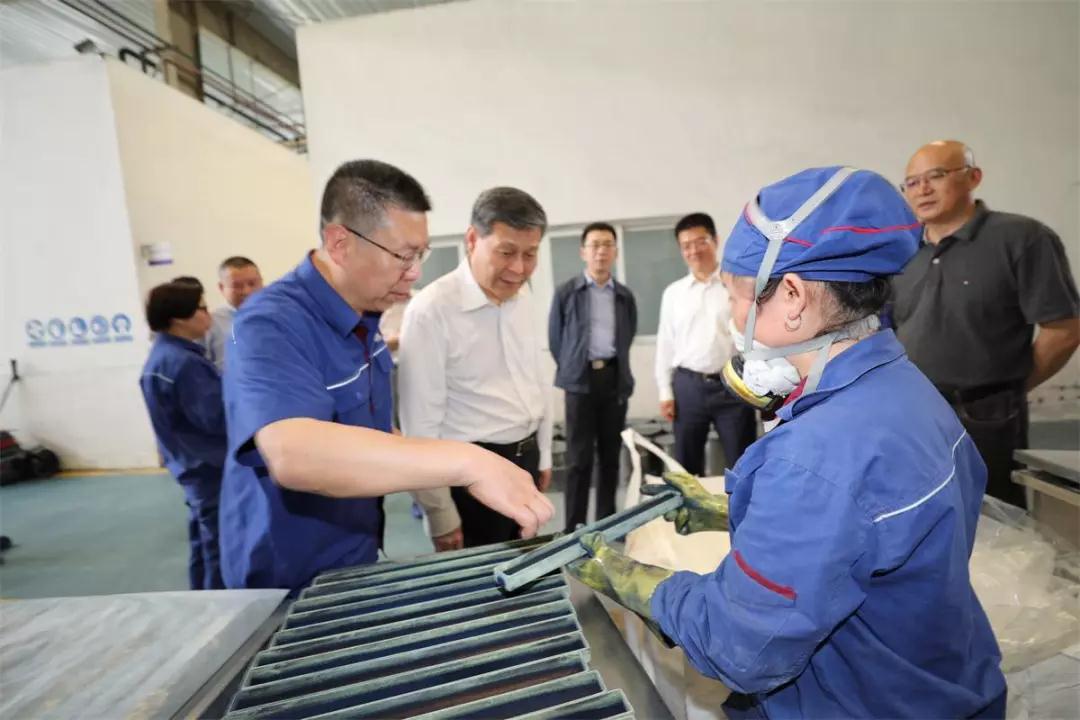 董明俊到自贡硬质合金有限责任公司调研指导工作 董明俊到自贡硬质合金有限责任公司调研指导工作