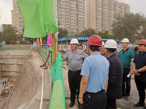 西固区政府主要领导调研兰州高压阀门限公司及重点项目建设 西固区政府主要领导调研兰州高压阀门限公司及重点项目建设