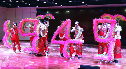 兰高积极筹备舞蹈《吉祥中国年》在新中国70年华诞之际为祖国母亲献礼