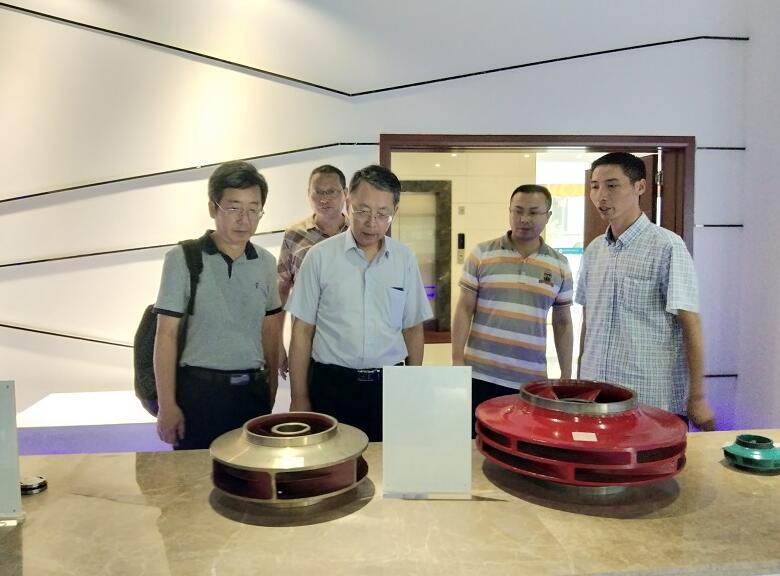 省機(jī)械工業(yè)聯(lián)合會忻鶴齡秘書長一行蒞臨新達(dá)泵閥調(diào)研