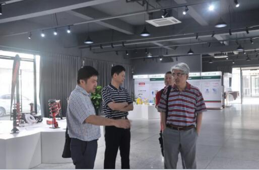 轴研科技杨晓蔚总工程师、前斯凯孚技术总监腾总到访平湖车创园 轴研科技杨晓蔚总工程师、前斯凯孚技术总监腾总到访平湖车创园