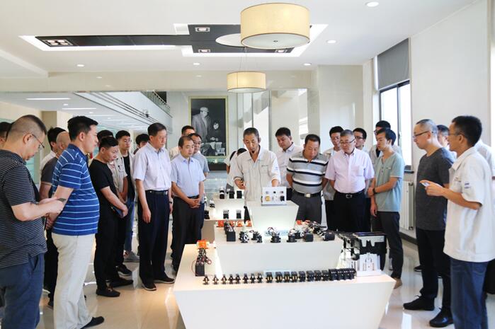 天水二一三瞄准智能制造推出“5”系列新一代接触器产品 天水二一三瞄准智能制造推出“5”系列新一代接触器产品