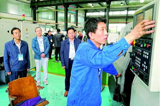 圖為選手正在操作