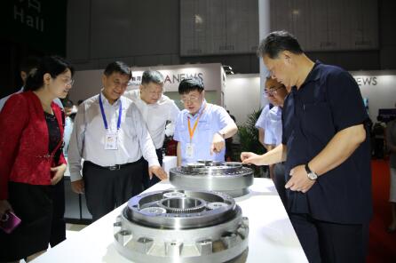 驭变唯新 智能领航丨秦川集团惊艳亮相CIIF2019 驭变唯新 智能领航丨秦川集团惊艳亮相CIIF2019