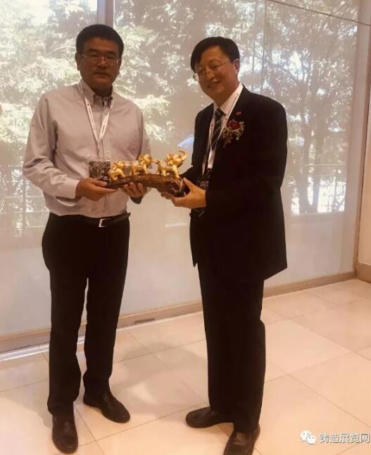 新华社曼谷分社社长明大军与中铸协张立波会长交流座谈 新华社曼谷分社社长明大军与中铸协张立波会长交流座谈