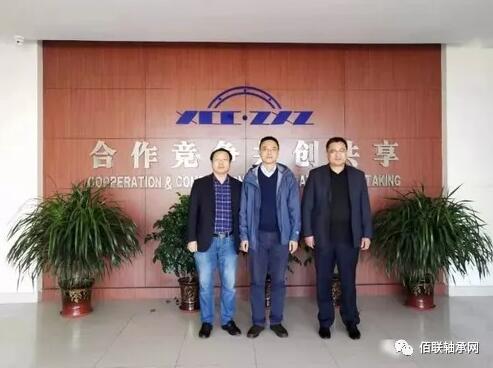 瓦房店市委常委、统战部部长郑军考察轴承企业 瓦房店市委常委、统战部部长郑军考察轴承企业