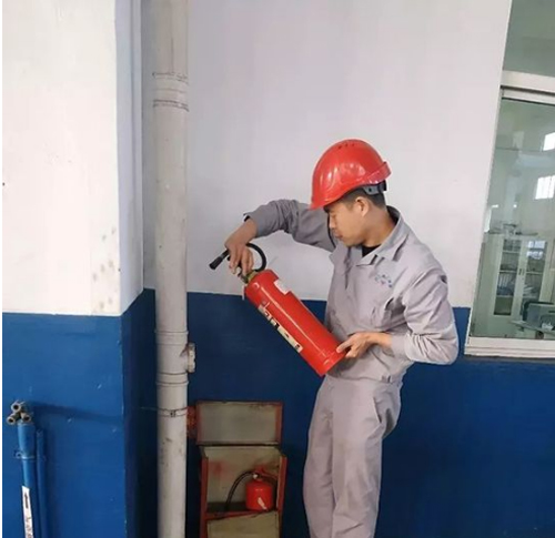 上海沪工阀门厂组织开展消防演练与安全大检查活动
