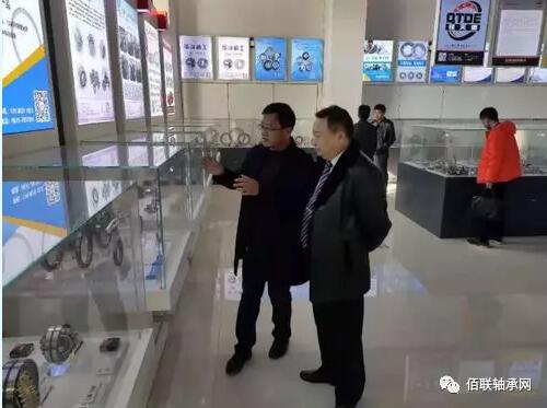 丰盛利润(萨摩亚)有限公司执行董事来烟店镇考察轴承产业发展情况 丰盛利润(萨摩亚)有限公司执行董事来烟店镇考察轴承产业发展情况