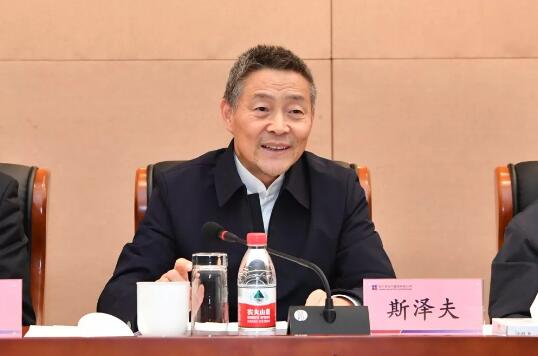 哈电集团召开会议分层次认真传达学习中央经济会议精神 哈电集团召开会议分层次认真传达学习中央经济会议精神