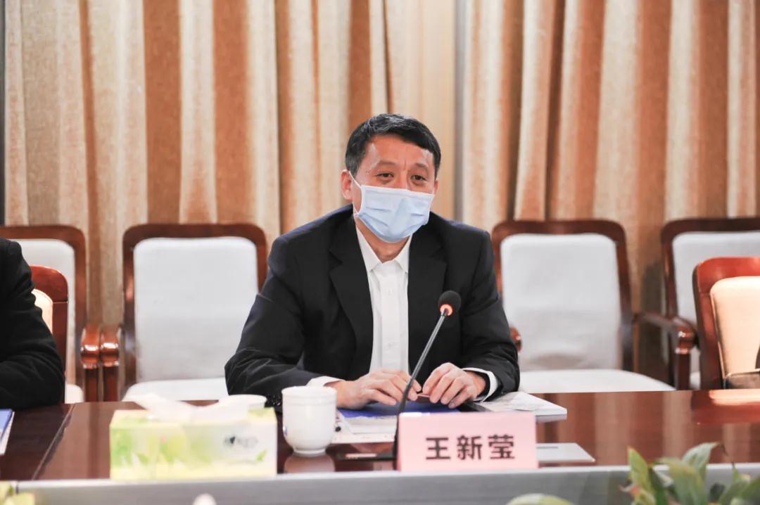 洛轴董事长_何洛洛(2)