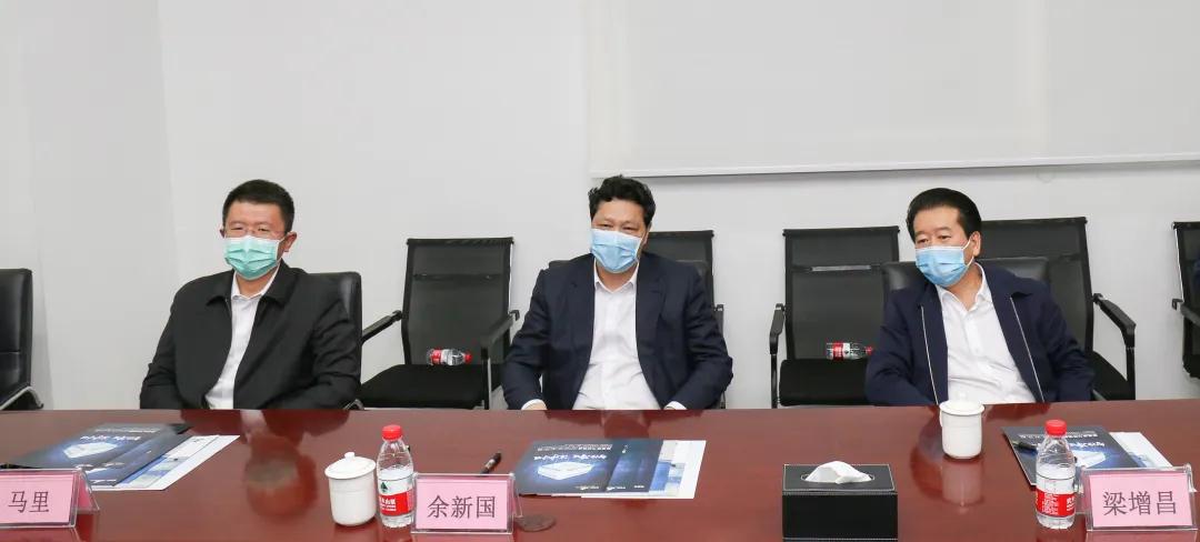 深圳市委常委、政法委書記余新國一行到英維克調研復工復產及疫情防控工作