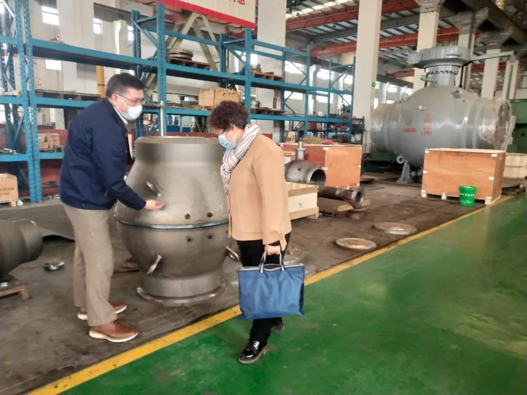 上海高中壓閥門股份有限公司接待奉賢區(qū)人大常委會(huì)領(lǐng)導(dǎo)調(diào)研