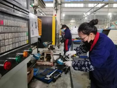 无锡市海峰海林精密轴承:智能化设备为复工复产按下快捷键 无锡市海峰海林精密轴承:智能化设备为复工复产按下快捷键