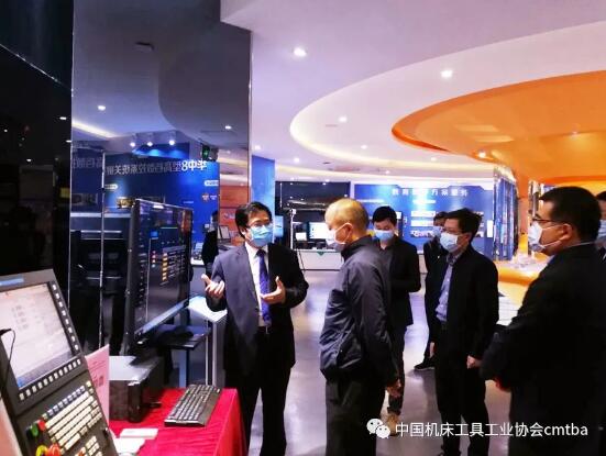王江平了解华中9型智能数控系统及华中系统应用情况 王江平了解华中9型智能数控系统及华中系统应用情况