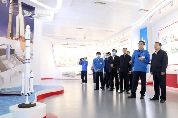 参观产品展厅 参观产品展厅