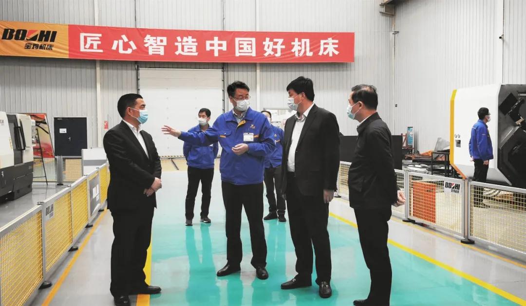 市委副书记吴铁到宝鸡机床集团调研 市委副书记吴铁到宝鸡机床集团调研