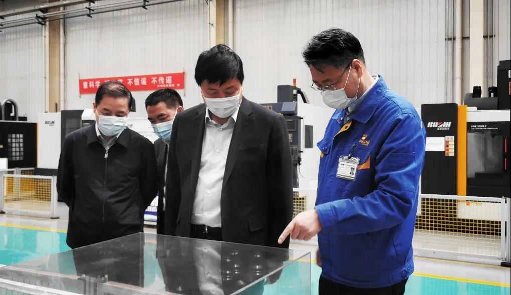 市委副书记吴铁到宝鸡机床集团调研 市委副书记吴铁到宝鸡机床集团调研