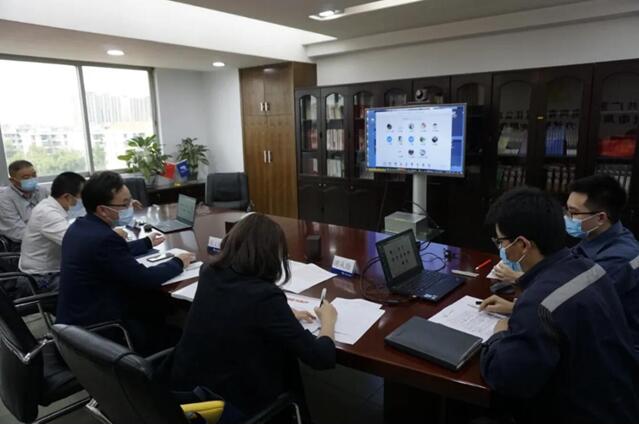 鉴定会现场远程连线外地专家 鉴定会现场远程连线外地专家