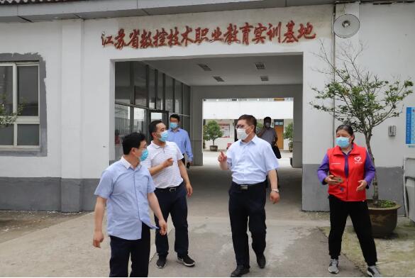 中国宝原总经理焦成襄到苏阀公司调研指导工作 中国宝原总经理焦成襄到苏阀公司调研指导工作