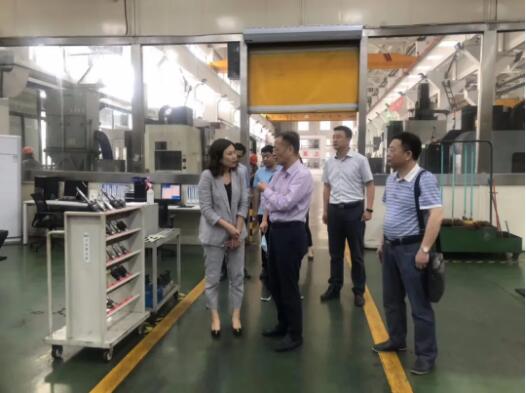 工投集团副总经理励中柱带队赴北仑大碶高端汽配模具园区考察调研 工投集团副总经理励中柱带队赴北仑大碶高端汽配模具园区考察调研