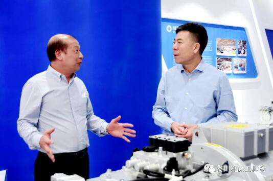 严鉴铂董事长会见广州数控董事长何敏佳 严鉴铂董事长会见广州数控董事长何敏佳