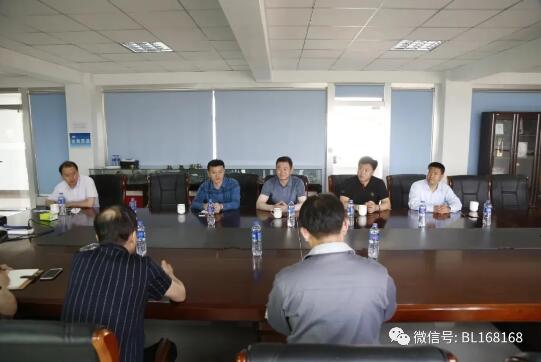 瓦房店市长周振雷深入威远轴承,探讨企业发展良策 瓦房店市长周振雷深入威远轴承,探讨企业发展良策