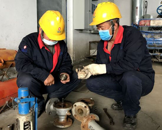 天富对水热产业供热公司对全市300座换热站安全阀进行送检保养工作 天富对水热产业供热公司对全市300座换热站安全阀进行送检保养工作