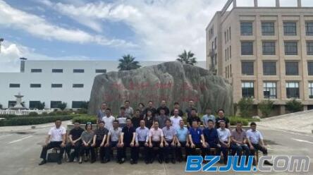 江苏省机械行业协会紧固件及分会一行到思进智能生产基地考察指导 江苏省机械行业协会紧固件及分会一行到思进智能生产基地考察指导