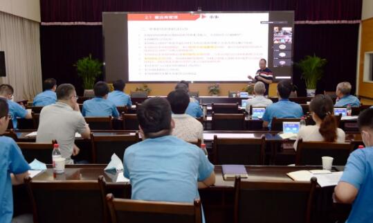 严鉴铂:“诚信、感恩、学习”是每名员工都应牢固树立的价值追求 严鉴铂:“诚信、感恩、学习”是每名员工都应牢固树立的价值追求