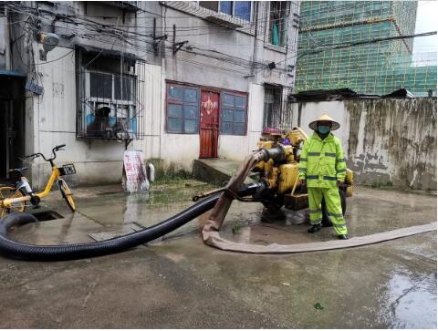 14台泵机24小时运转,共抽排922万方水 14台泵机24小时运转,共抽排922万方水