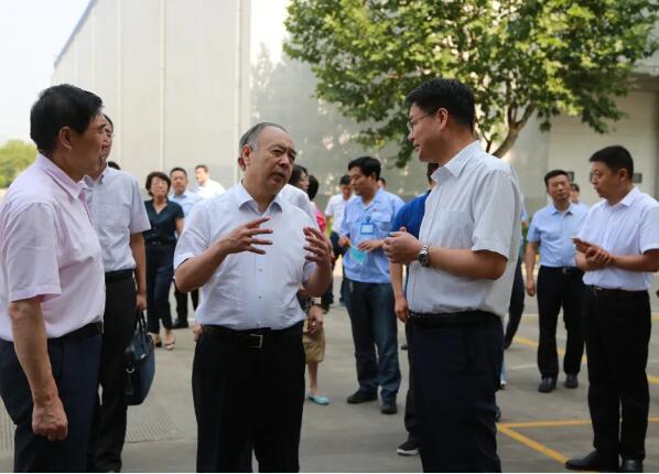 省人大常委会副主任梁宏贤一行莅临秦川集团调研 省人大常委会副主任梁宏贤一行莅临秦川集团调研