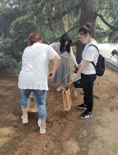 “綠色環保，你我同行”——中國船舶大連船閥青年志愿者服務隊走進中山公園