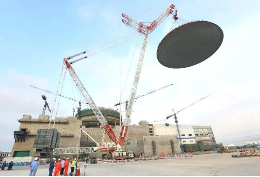 華龍一號全球示范工程福清核電6號機組外穹頂吊裝完成