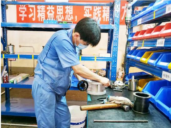 战酷暑 高温下的守候 ——致敬高温下最美的大阀人 战酷暑 高温下的守候 ——致敬高温下最美的大阀人