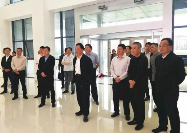 浙江寧波經促會、香港杭州商會考察團一行到吳忠儀表考察
