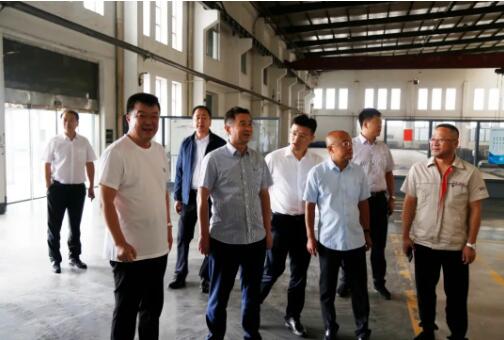 瓦房店市長周振雷調研軸承制造企業 為企業“把脈問診”解難題