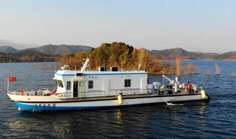 “锂电池环保动力水质监测船研制”通过评审