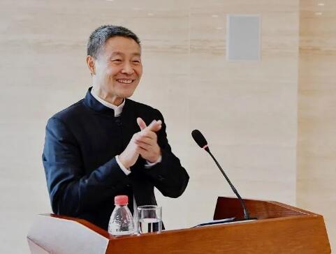 哈电集团党委书记、董事长斯泽夫致辞。