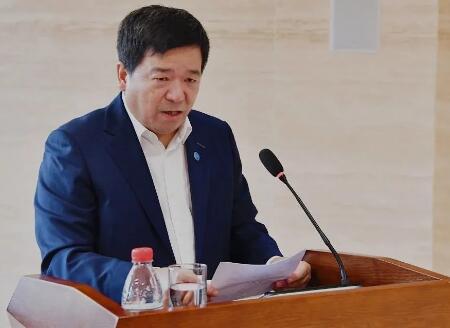 中兴通讯董事长、执行董事李自学致辞。