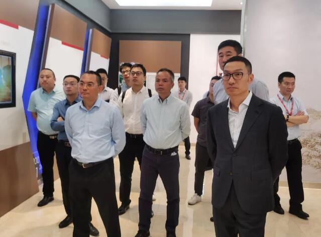 中国联塑集团总裁左满伦一行到访德康集团