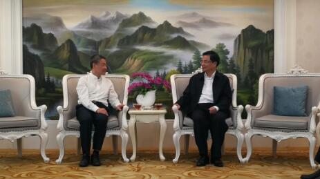 湖南省委常委、组织部部长王少峰会见斯泽夫一行。