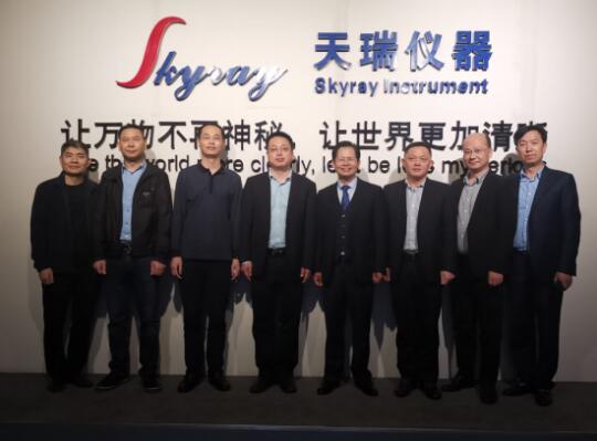 湖北省仙桃市领导一行莅临天瑞仪器参观考察 湖北省仙桃市领导一行莅临天瑞仪器参观考察