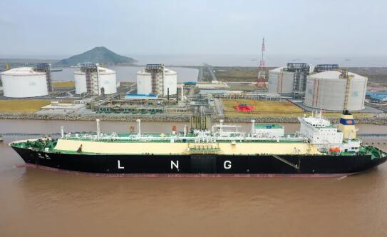 助力浦东高质量发展！中核集团承建国内最大浅基础LNG储罐正式投产