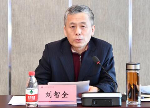哈电集团总会计师刘智全主持会议。