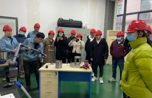 上海華東電力設(shè)計(jì)院設(shè)計(jì)人員到上海閥門(mén)五廠參觀交流